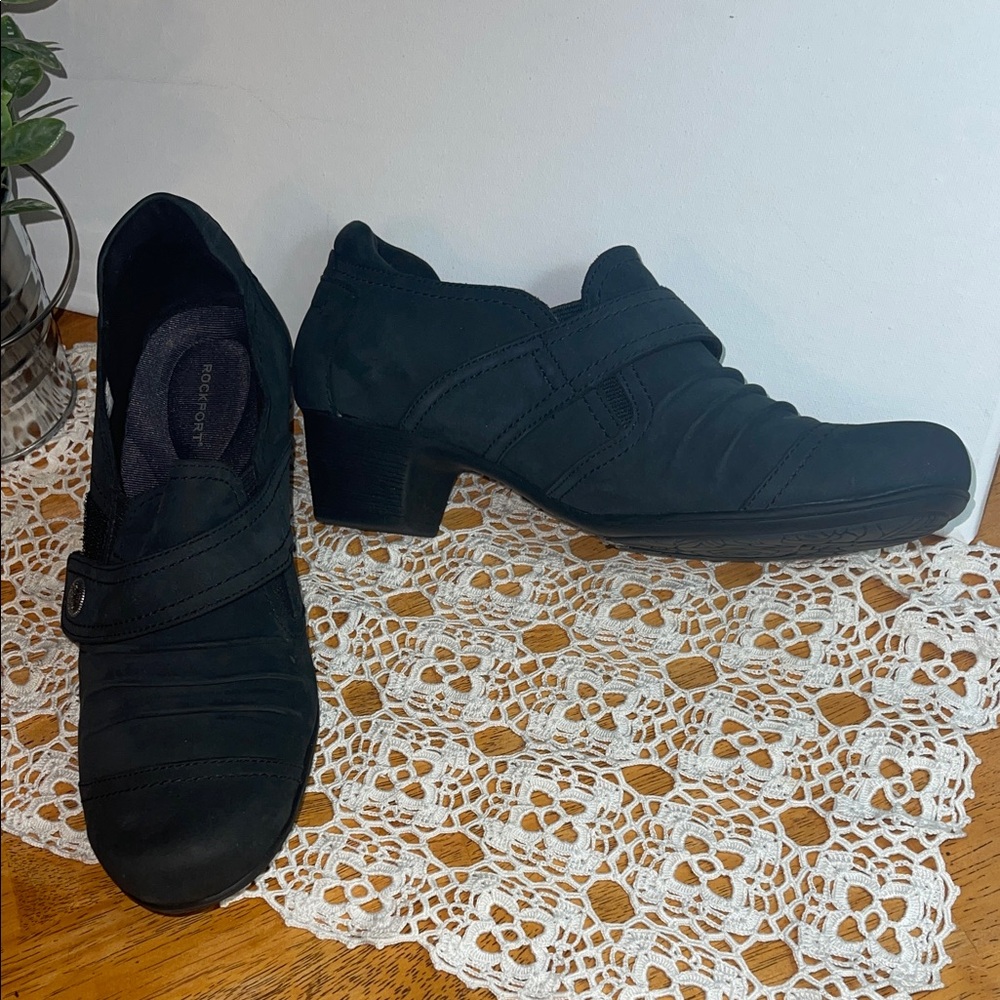 Rockport Suede like Velcro closure heeled shoes with rubber soles